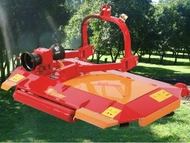 Front mounted finishing mower